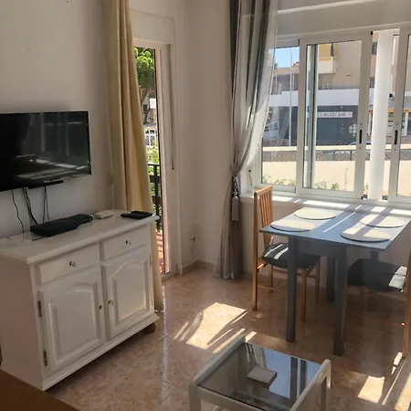 Apartment 2 Bedroom *