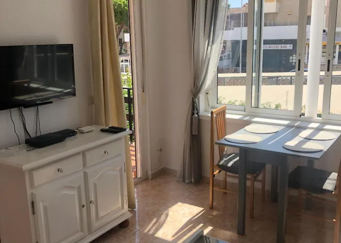 Apartment 2 Bedroom *